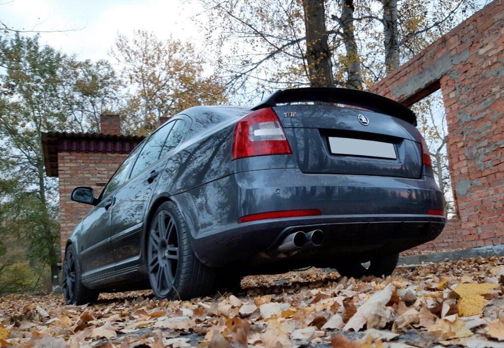 Octavia 2 RS BT Design - BT RACE
