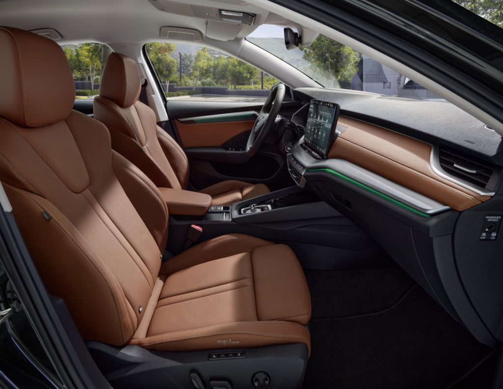 Octavia 4 facelift interiér